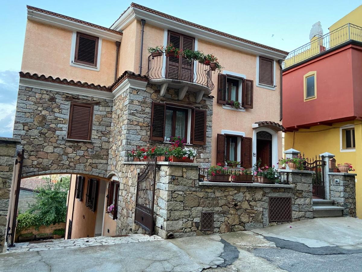 B&B Peonia Orgosolo Exterior photo